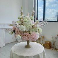 Centre de table de mariage de luxe haut de gamme, arrangement floral artificiel pour la location d'événements et la décoration de table