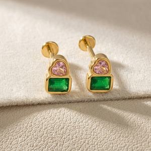Pendientes de Mujer Zoryn G23 de Aleación de Titanio con Diamantes Verdes en Forma de Corazón y Diamantes Rosas, Estilo Lujoso y Ligero, para Nariz, Labios y Orejas - Product Image 1