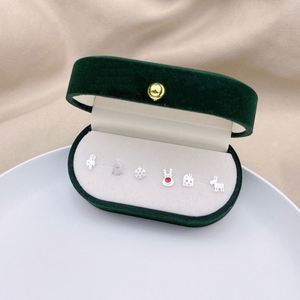 ต่างหูเงินรูปมูสลายเกล็ดหิมะน่ารัก ดีไซน์คริสต์มาสจาก Dylam Ornaments เหมาะสำหรับเทศกาลคริสต์มาส - Product Image 1