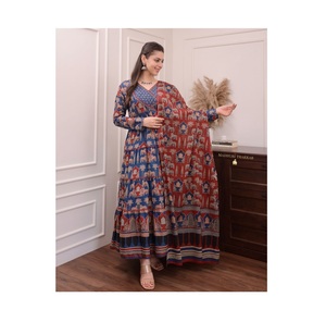 Élégant ensemble de costumes en pur coton Anarkali de style indien et pakistanais, idéal pour les mariages et toutes les occasions spéciales - Product Image 1
