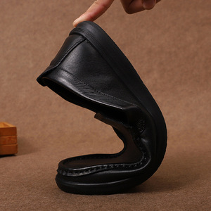 Mocassins en cuir véritable pour hommes, bout rond, noirs, chaussures décontractées printemps-été, semelle en caoutchouc respirante, semelle intermédiaire en EVA - Product Image 2