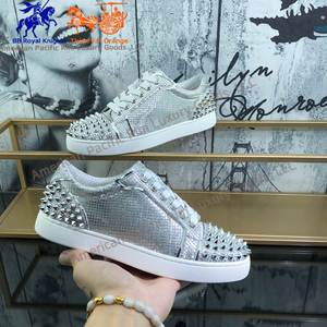 Baskets décontractées de luxe 2025 pour hommes et femmes, semelle rouge, crampons amortissants, embout composite, en cuir de marque - Product Image 6