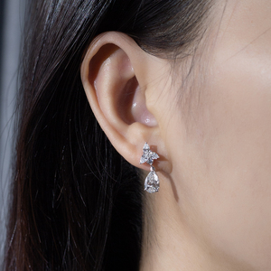 ต่างหูเพชรทรงกลมและทรงหยดน้ำทองคำขาว 9K รุ่น MSE-891 จาก Messi Jewelry สำหรับผู้หญิง - Product Image 6