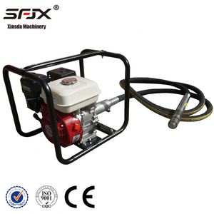 Vibrateur à béton à moteur essence, type externe, avec châssis métallique et boîtier moteur rouge - Product Image 4