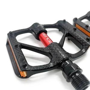 Pedales <span class=keywords><strong>de</strong></span> <span class=keywords><strong>Bicicleta</strong></span> <span class=keywords><strong>de</strong></span> Carretera Ultraligeros con Cuerpo <span class=keywords><strong>de</strong></span> Aleación <span class=keywords><strong>de</strong></span> Aluminio, <span class=keywords><strong>Eje</strong></span> <span class=keywords><strong>de</strong></span> Acero al Cromo-Molibdeno, 3 Rodamientos, Reposapiés Antideslizantes - Product Image 5