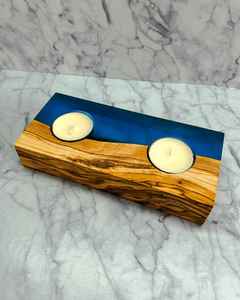 Porte-bougie unique en résine et en bois, fait à la main à partir de bois naturel avec des accents en résine, design élégant et durable, idéal pour le dîner - Product Image 4