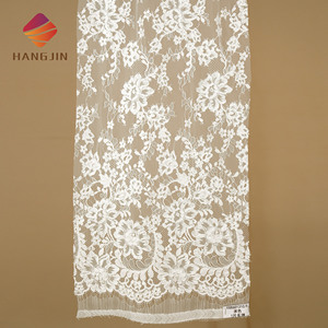 Dernière Nouveauté : Tissu en Dentelle Chantilly Ivoire pour Mariée, Bordure Brodée Faite Main avec Cordons, Broderie Florale 3D, Dentelle Française Cordonnée - Product Image 2