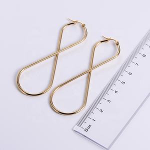 Pendientes creativos de 8 formas para mujer, aretes coreanos de acero inoxidable, aretes de compromiso chapados en <span class=keywords><strong>oro</strong></span> de 18k para mujer 2022 - Product Image 2