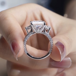 Hot Sale Diamond Engagement Ring for Women with Jewelry for Wedding Proposal Anniversary and Special Gift Available For Sale - Product Image 4