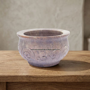 Bol à encens circulaire décoratif en pierre ollaire, fait main, durable, avec motif Om gravé, couleur naturelle, pour la décoration intérieure et les rituels. - Product Image 3