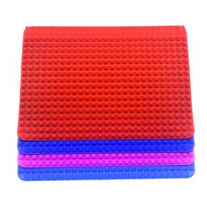 Tapis de cuisson en silicone antiadhésif facile à nettoyer, personnalisé pour la vente en gros, motif pyramide - Product Image 1