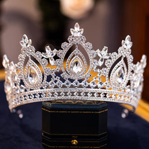 เครื่องประดับผมคริสตัลคุณภาพสูงสำหรับงานวันเกิด สไตล์วินเทจ มงกุฎราชินี สำหรับงานพรอม งานปาร์ตี้ และงานแต่งงาน - Product Image 3