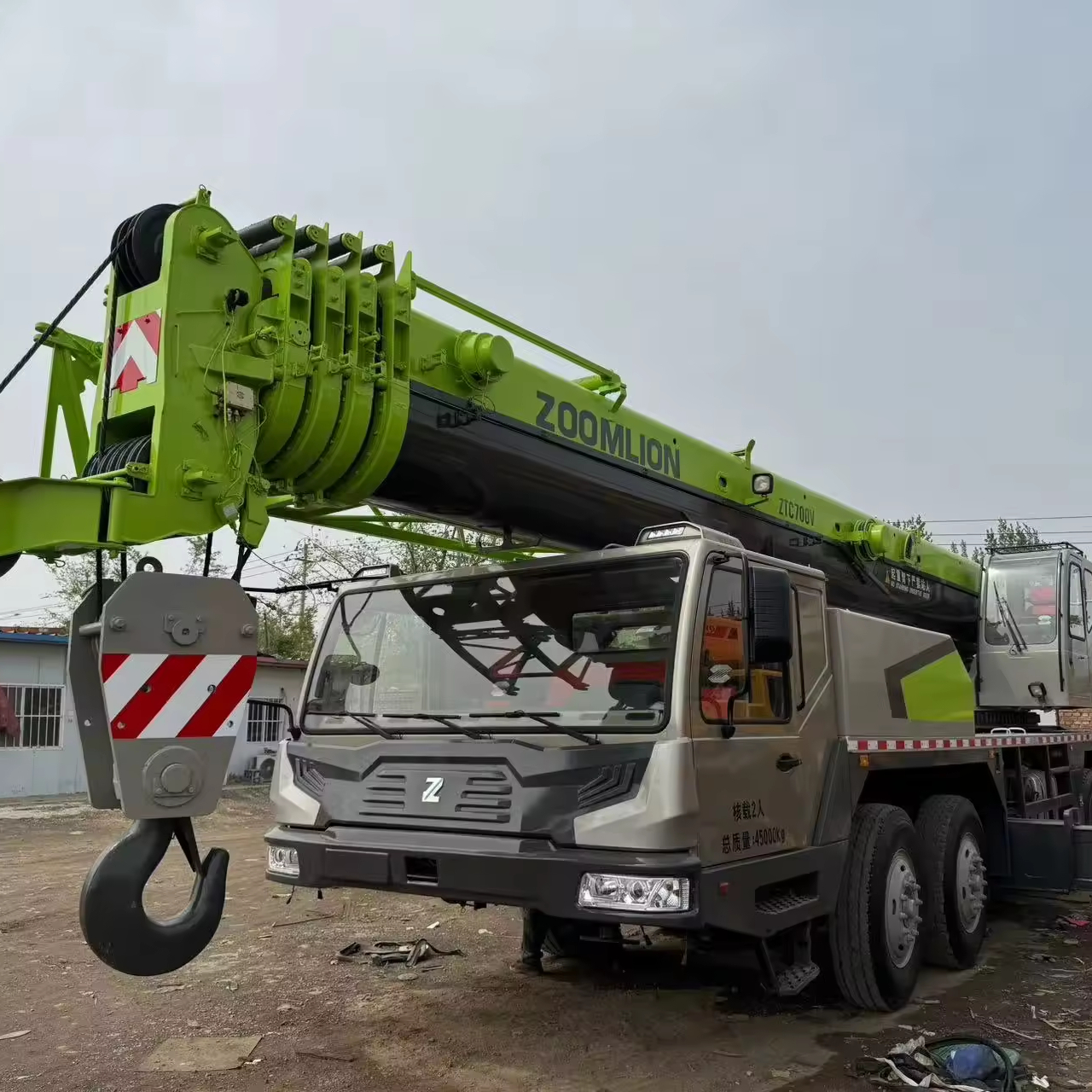 Zoomlion QY80K5A, 80 тонн, подержанные автокраны, строительные подъемники с телескопическим краном и основными компонентами двигателя коробки передач