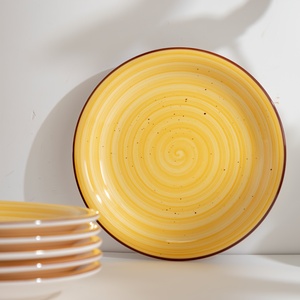 Plato de cerámica amarillo en espiral, pintado a mano, de gres rústico, para servir, ideal para bodas, hoteles, restaurantes, venta al por mayor en tienda online. - Product Image 3