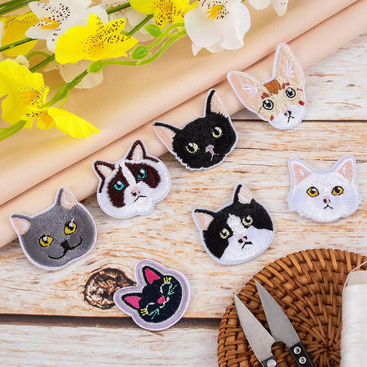 Cat Iron on Patch für Kleidung Bestickte Applique Small Cat Patch für Rucksack Kragen Kleid Rock Jean Shirt Hut Schuh