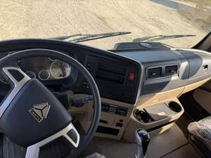 Camion benne lourd Sinotruck Howo TX 380ch 6x4, 30 tonnes, Euro 3, diesel, conduite à droite, moteur Weichai, occasion à vendre - Product Image 2