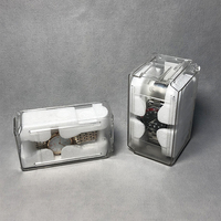 Boîte à montre en plastique transparent de marque célèbre, prête à être expédiée, cercueil à montre, 100 pièces, faible MOQ avec prix de gros