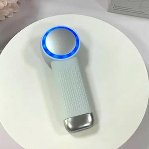 <span class=keywords><strong>Brosse</strong></span> <span class=keywords><strong>nettoyante</strong></span> faciale électrique sans fil en silicone pour usage domestique, nettoyage facial chaud et froid - Product Image 3
