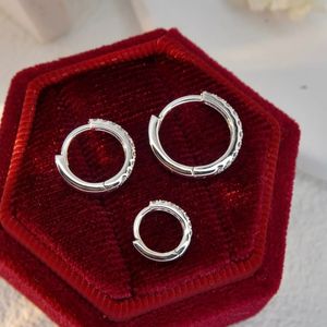 Xinfly 2023 VS Pendientes de Aro Pequeños Circulares para Hombre, Oro Real de 18K, 0.10CT 6mm, 0.18CT 8mm, 0.26CT 10mm - Product Image 3