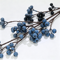 Vente en gros de branche de fruits artificielle de 75 cm en bleu poussiéreux, branche de baies artificielle pour décoration florale vintage, fournisseur chinois