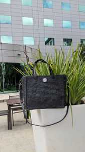 Sac à bandoulière en paille artisanal de style bohème chic, léger, sac à main tissé d'été avec poignées en cuir, doublure en raphia pour les vacances - Product Image 3