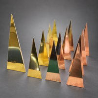 Trophée en acier inoxydable durable, médaille d'honneur, catégorie des récompenses, célébration annuelle de l'entreprise, surface miroir métallique, triangulaire