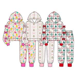 Haut à capuche sans manches et pantalon de jogging en coton biologique imprimé avec des nœuds en forme d'oies en pain d'épices personnalisés pour filles, tenues de Noël - Product Image 5
