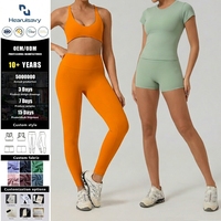 Ensemble de yoga 5 pièces uni pour femme comprenant un soutien-gorge de sport, un débardeur, un t-shirt à manches courtes, un short et un legging taille haute long pour la gym