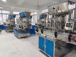 तरल भरने वाली मशीन ग्लास पानी भरने की मशीन प्रशीतित तरल भरने मशीन उत्पादन लाइन