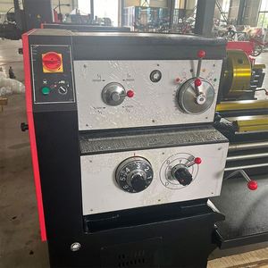 Torno Horizontal ANDUUK High C6136 para Procesamiento de Metales y Torneado de Piezas Rotatorias, Modelo 6136 - Product Image 4