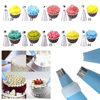 137 Stück Kuchen-Dekorationswerkzeuge-Kit Gebäck Plattenspieler-Kit Rohrdüse Rohrverschlussbeutel-Set rotierender Stand Backwerkzeuge Zubehör Back