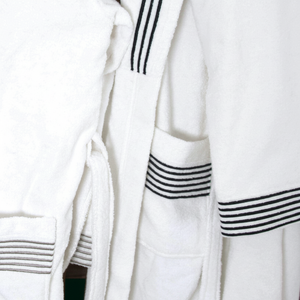 Peignoir brodé de haute qualité 100 pour cent coton doux et confortable pour la maison de spa d'hôtel - Product Image 1