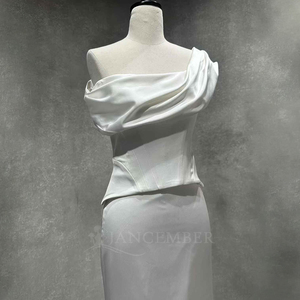 Robe de mariée moderne et élégante en satin à une épaule avec traîne chapelle et jupe en tulle pour soirée de mariage ou bal de promo - Product Image 5
