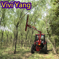 Hydraulische boomverzorgingsmachine voor tractoren, geschikt voor het snoeien van fruitbomen, takken en hagen.