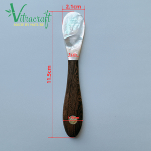 Un chef-d 'œuvre artistique Une cuillère à caviar artisanale au design impressionnant Le choix parfait pour savourer le caviar Taille 11.5cm - Product Image 6