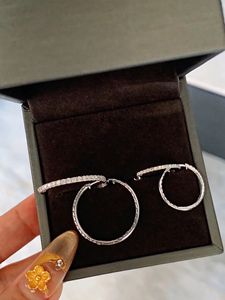 Aretes de Aro Huggie de Oro Blanco de 18K Xinfly, Diseño Clásico con Diamantes, Modernos, Regalo Religioso para Bodas y Fiestas para Niños - Product Image 5