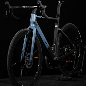 Bicicleta de Carretera VOLATA de Fibra de Carbono, 24 Velocidades, Frenos de Disco Hidráulicos 105 R7170, Certificación UCI, Cambio Electrónico - Product Image 6