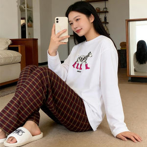 Ensemble de pyjama printemps, automne et hiver - Pyjama à manches longues en 3 couleurs : motif bottes, motif chien, violet, carreaux colorés - Product Image 3