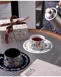 Set di Tazza e Piattino in Ceramica con Motivi <span class=keywords><strong>Floreali</strong></span>, Confezione Regalo OEM ODM, Tazza <span class=keywords><strong>da</strong></span> Caffè Vintage per Negozi al Dettaglio, Fornitura all'Ingrosso dalla Fabbrica - Product Image 4