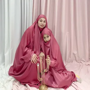 Grosir Dubai Set 2 Potong Gaun Hijab Wanita Abaya Muslim Khimar Jilbab Overhead Set Jilbab Mumi dan Anak