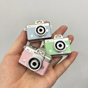 Appareil photo numérique miniature 720P LK027 à succès avec écran de 1,47 pouce, lampe de poche et filtres photo rétro - Product Image 3