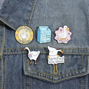 Pin Enamel Angsa Bodoh Bersertifikat, Bros Hewan Kartun Kustom, Lencana Kerah, Perhiasan Logam Lucu, Hadiah untuk Anak-anak dan Teman - Product Image 5