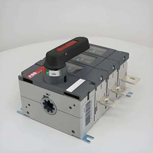 Sectionneur-Interrupteur à commande frontale 3 pôles ABB OT250E03K, 250 A, 1000 V CA, poignée à montage direct et verrouillable à cadenas - Product Image 2