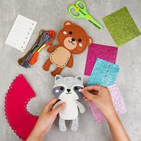 Kit de couture en feutre, nouveau design 2025, artisanat DIY pour enfants, filles et garçons, jouet éducatif précoce pour apprendre la couture et développer la motricité fine