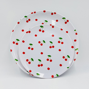 <span class=keywords><strong>Service</strong></span> <span class=keywords><strong>de</strong></span> table en mélamine <span class=keywords><strong>12</strong></span> pièces motif cerises saisonnières avec assiettes, bols et tasses <span class=keywords><strong>pour</strong></span> 4 <span class=keywords><strong>personnes</strong></span> - Product Image 2