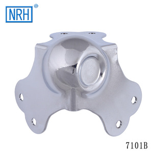 Protector de Esquinas Esférico Nrh Nahui Serie 71 para Cajas de Transporte y Cajas de Herramientas, Color Plateado - Product Image 3