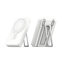 Nouvelle arrivée de banques d'alimentation magnétiques sans fil 5000mAh et 10000mAh Station d'alimentation portable avec support