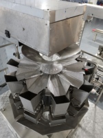 Machine automatique d'emballage de salades et de fruits mélangés, conditionnement de la laitue en sacs, pesage et emballage en une seule opération