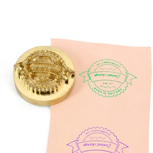 Venta Directa del Fabricante: Sello de Cera con Cabeza de Latón y Mango de Madera de Palisandro, Patrones y Formas Personalizadas - Product Image 5