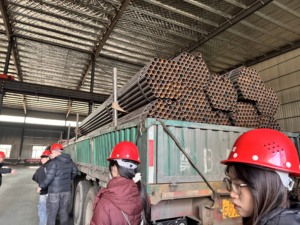 Tuyaux en acier au carbone à spirale soudée de grand <span class=keywords><strong>diamètre</strong></span> conformes à la norme ASTM pour le transport de pétrole et de gaz, l'alimentation en eau urbaine - Product Image 1